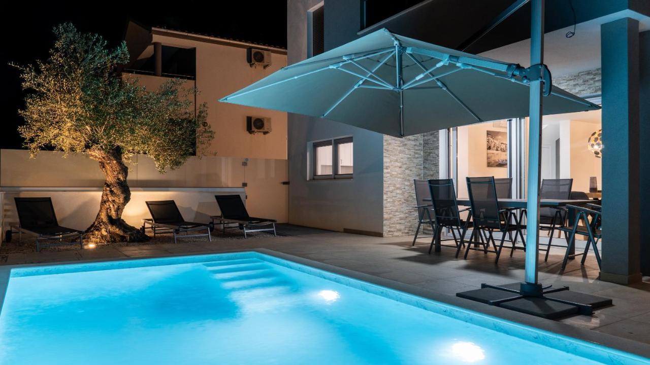 Villa Dea - Dein Rueckzugsort Am Meer Mit Beheiztem Pool Vrsi Exterior photo