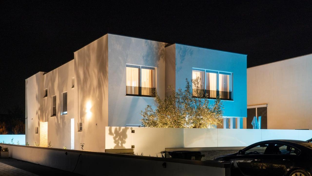 Villa Dea - Dein Rueckzugsort Am Meer Mit Beheiztem Pool Vrsi Exterior photo