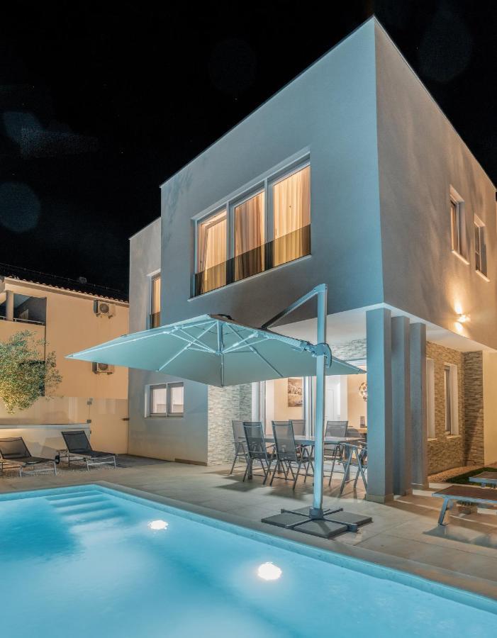 Villa Dea - Dein Rueckzugsort Am Meer Mit Beheiztem Pool Vrsi Exterior photo