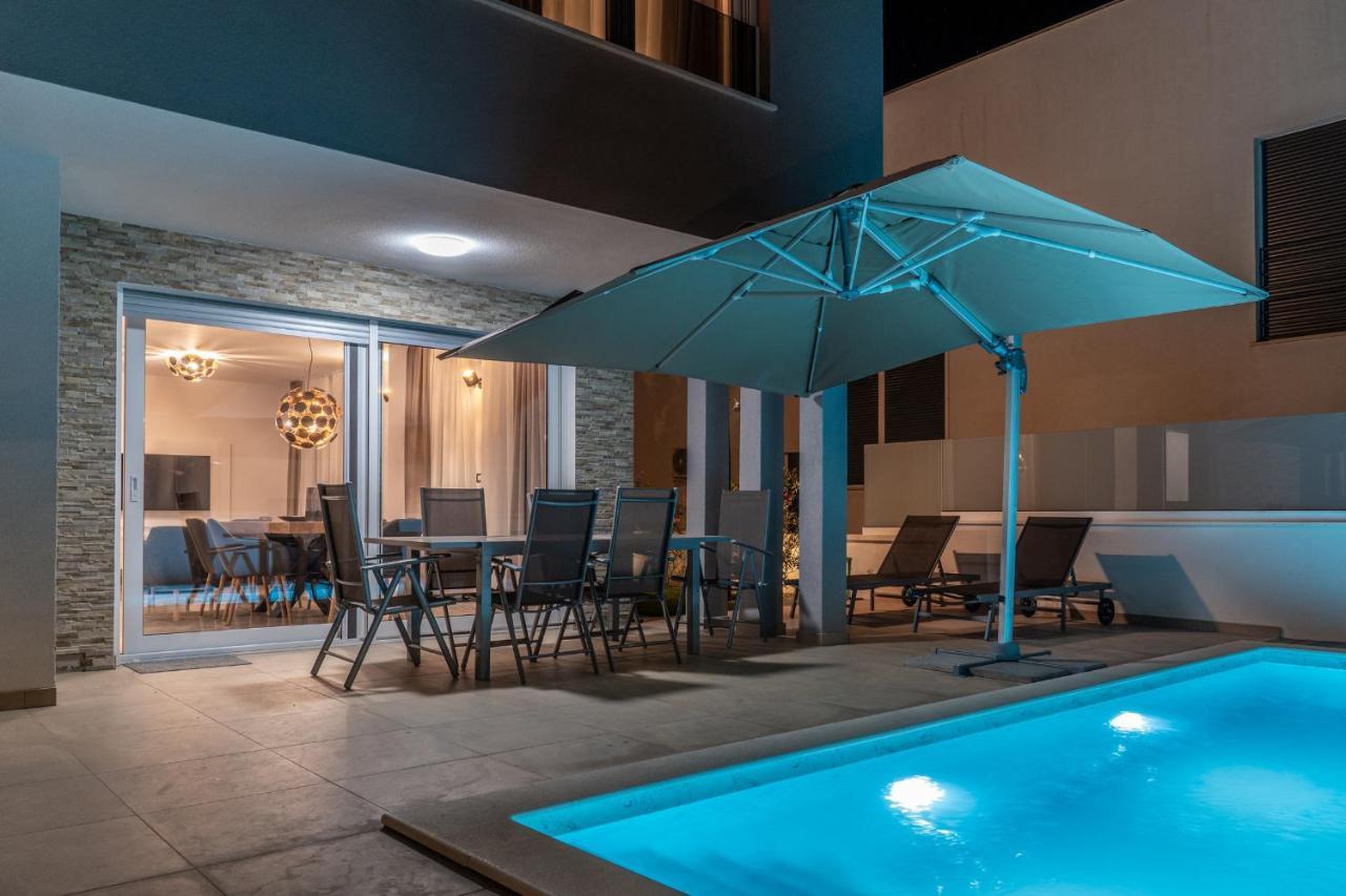 Villa Dea - Dein Rueckzugsort Am Meer Mit Beheiztem Pool Vrsi Exterior photo