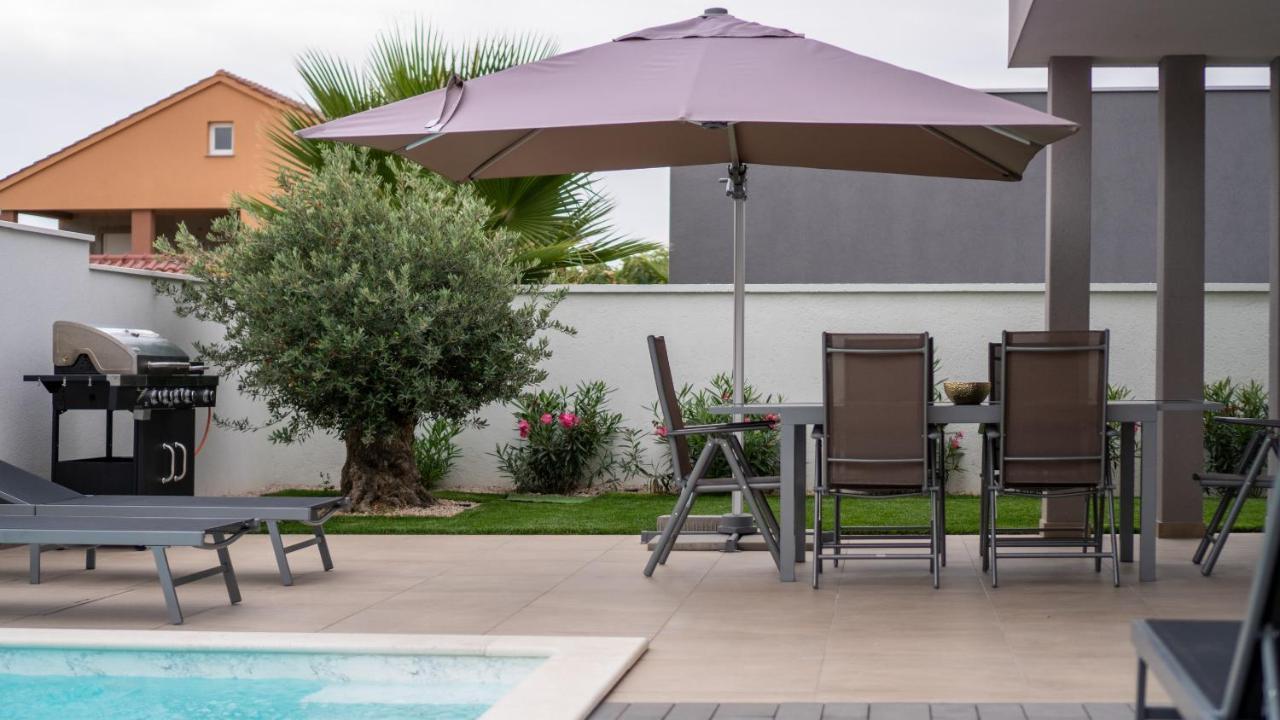 Villa Dea - Dein Rueckzugsort Am Meer Mit Beheiztem Pool Vrsi Exterior photo