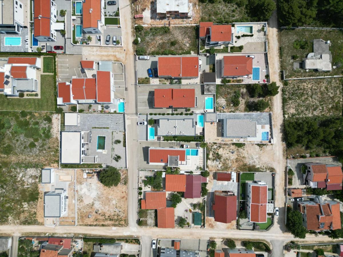 Villa Dea - Dein Rueckzugsort Am Meer Mit Beheiztem Pool Vrsi Exterior photo